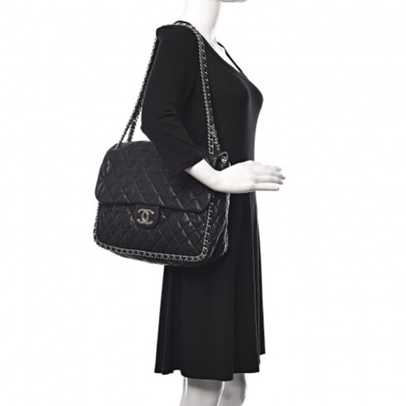 CHANEL Jumbo Washed Lambskin Quilted Maxi Chain
Around Flap Black - Picture 2 of 16